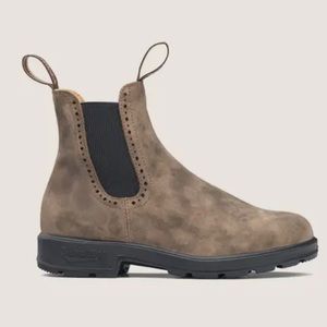 Women’s Rustic Brown Blundstone Boot size 5